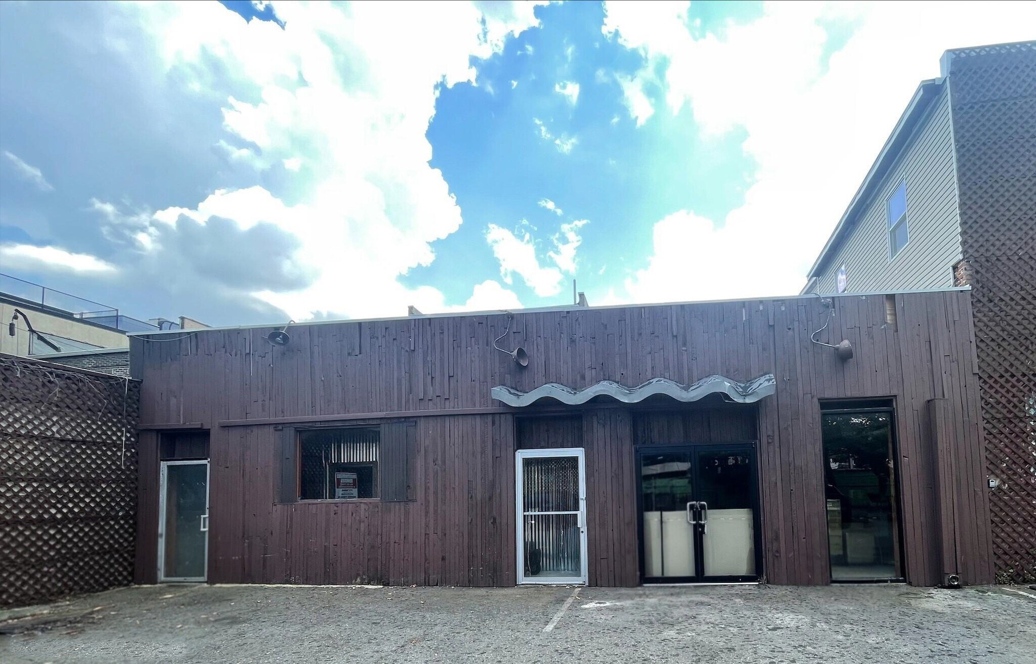 160 University Ave, Newark, NJ à louer Photo de l’immeuble– Image 1 sur 3