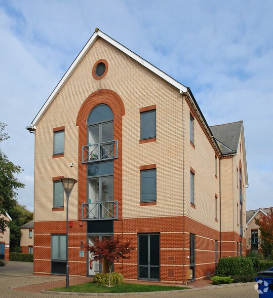 Cowley Mill Rd, Uxbridge à louer - Photo de l’immeuble – Image 3 sur 3