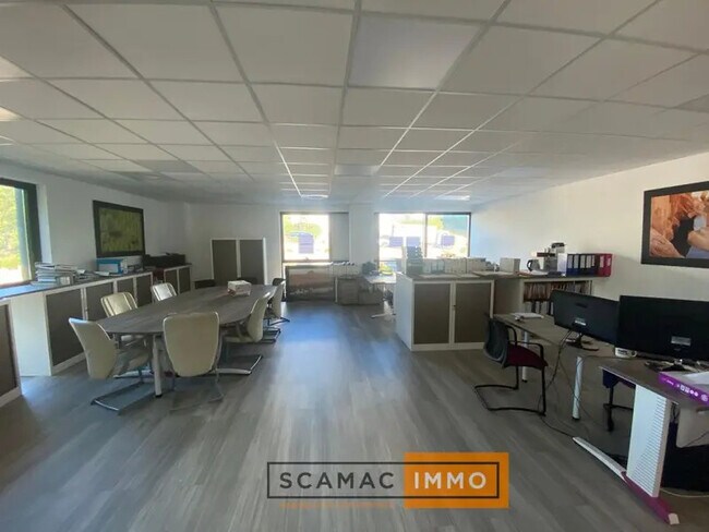 Plus de détails pour Bureau à louer