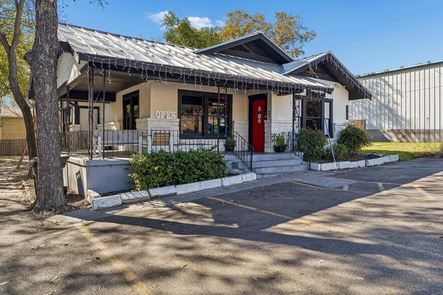 2135 Bandera Rd, San Antonio, TX à vendre - Photo principale – Image 1 sur 11