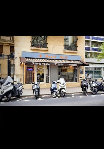 Local commercial dans Paris à louer - Photo de l’immeuble – Image 2 sur 10