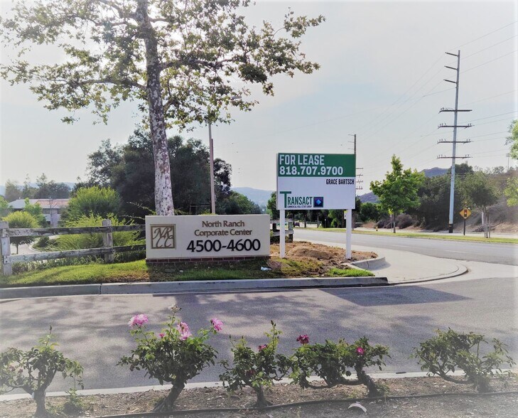 4590 E Thousand Oaks Blvd, Westlake Village, CA à louer - Photo de l’immeuble – Image 2 sur 7