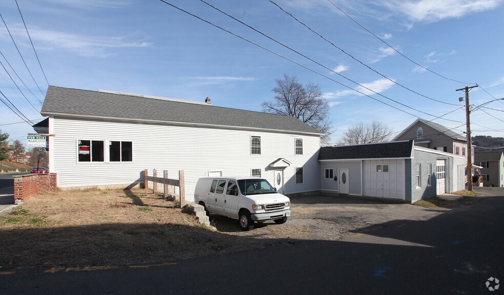34 Clifton Ave, Ansonia, CT à louer - Photo de l’immeuble – Image 3 sur 4