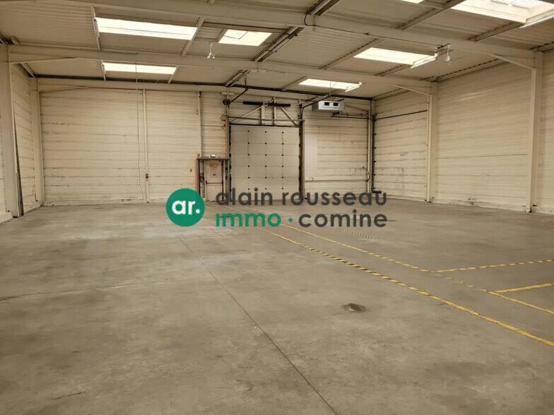 Local d’activités dans La Chapelle-sur-Erdre à louer - Photo de l’immeuble – Image 3 sur 9