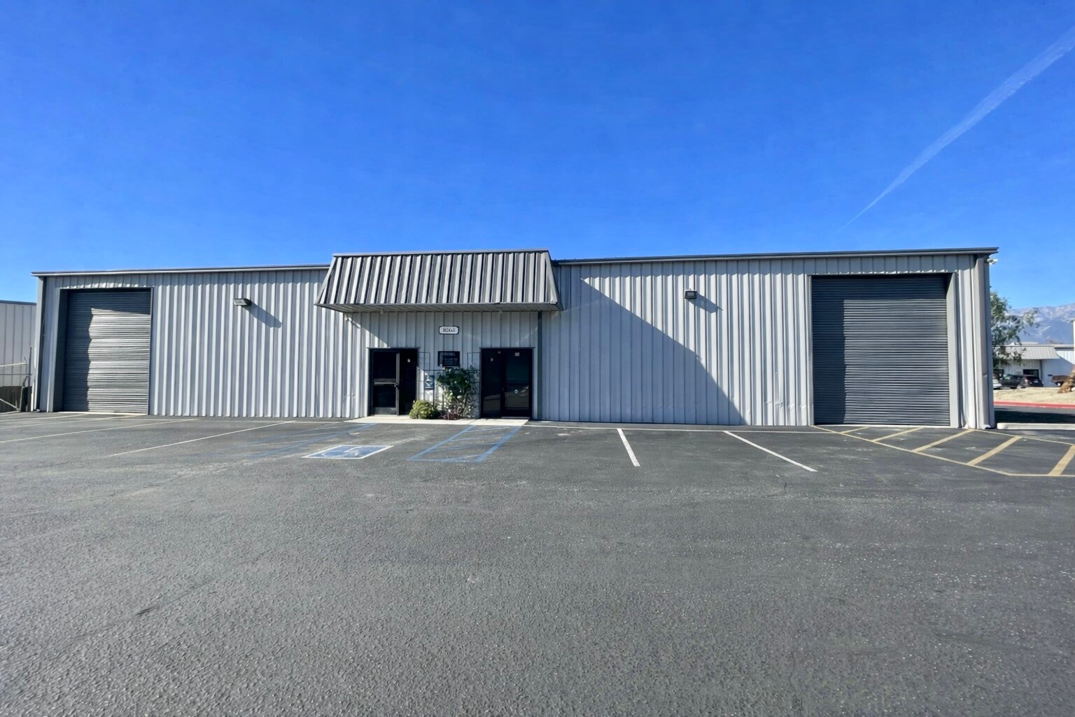 8266 Sultana Ave, Fontana, CA à vendre Photo de l’immeuble– Image 1 sur 15