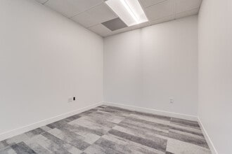 2626 Cole Ave, Dallas, TX à louer Photo de l’immeuble– Image 2 sur 7