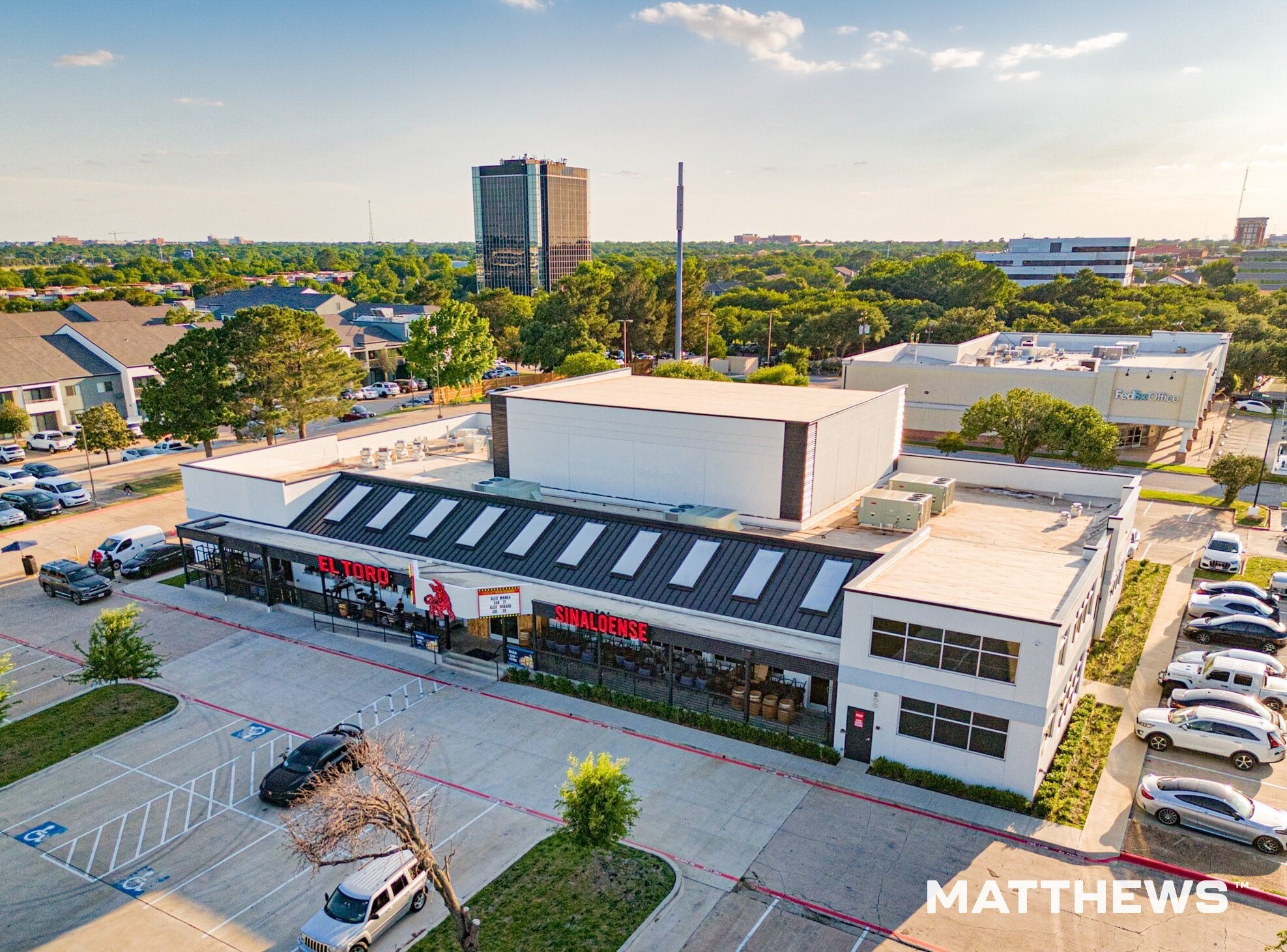 1520 Nolan Ryan Expy, Arlington, TX à louer Photo principale– Image 1 sur 5