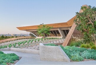 Plus de détails pour 2051 Palomar Airport Rd, Carlsbad, CA - Local d'activités à louer