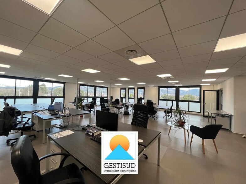 Bureau dans Aubagne à louer - Photo intérieure – Image 2 sur 6