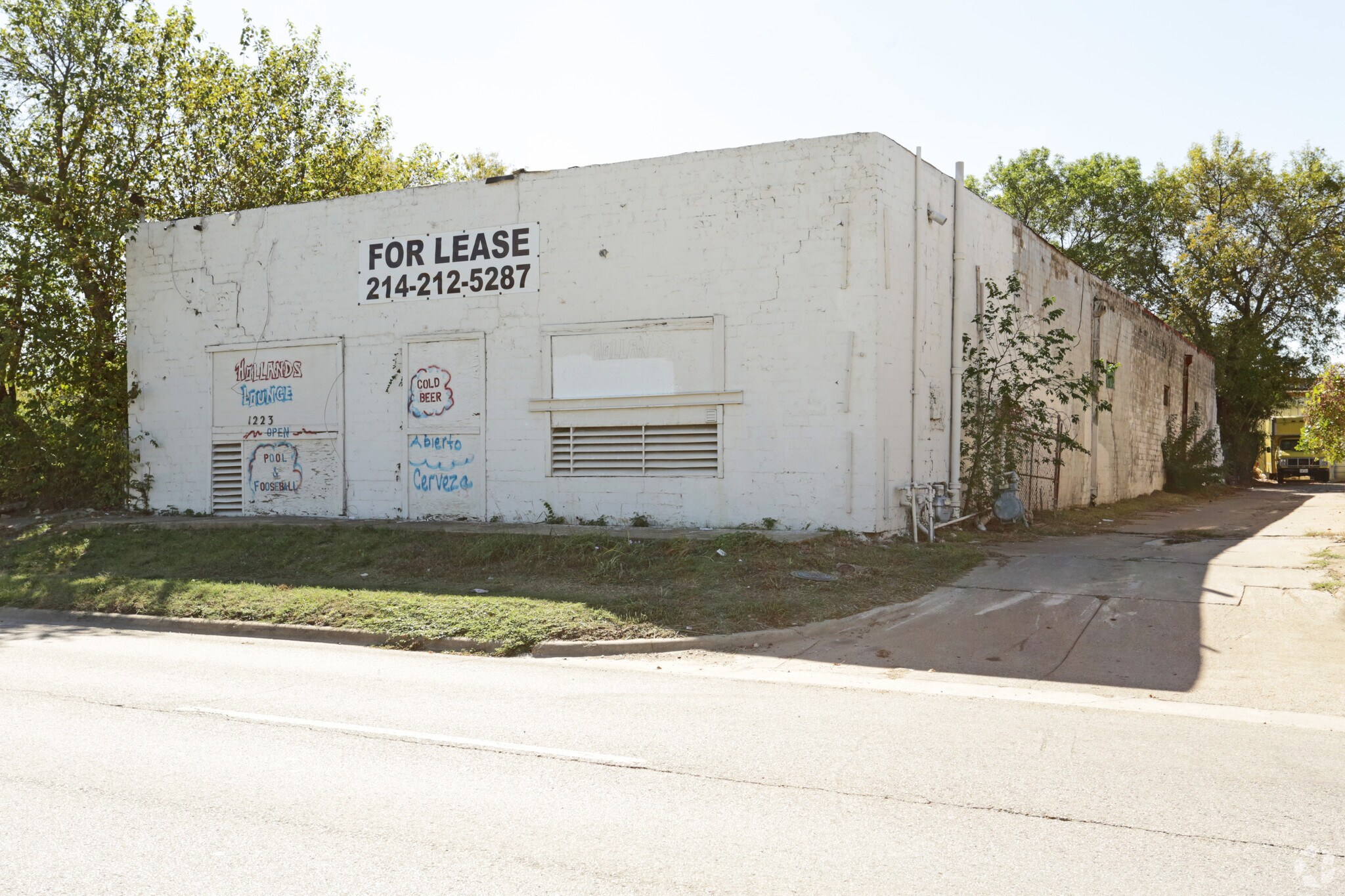 1223 S Industrial Blvd, Dallas, TX à louer Photo principale– Image 1 sur 5