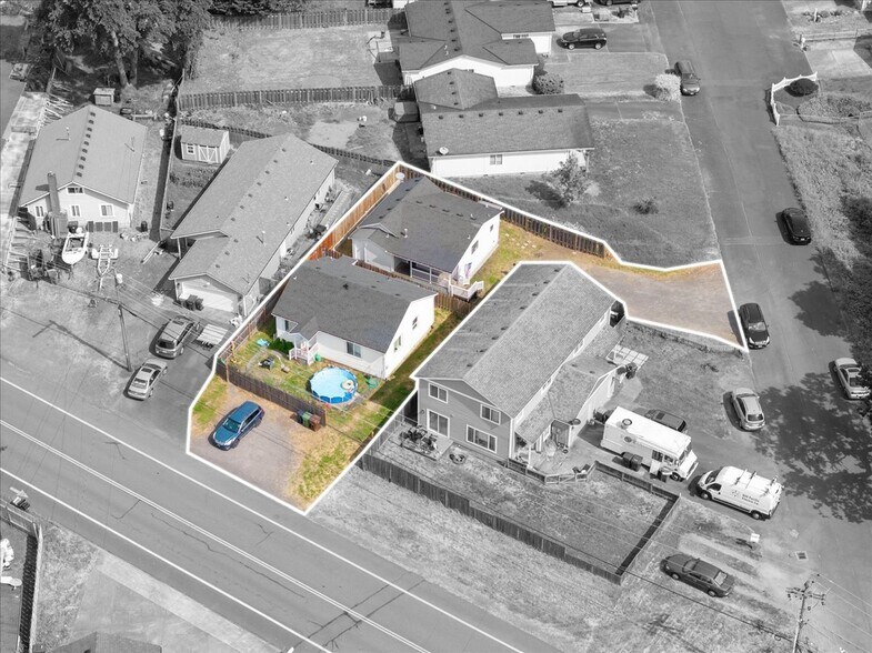 1070 Deer Island Rd, Saint Helens, OR à vendre - Photo principale – Image 1 sur 24