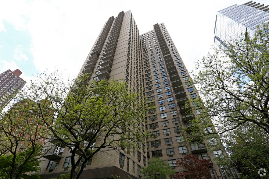 1424 Second Ave, New York, NY à louer - Photo principale – Image 1 sur 5