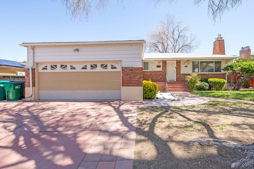 998 Bowman Dr, Reno, NV à vendre - Photo principale – Image 1 sur 1