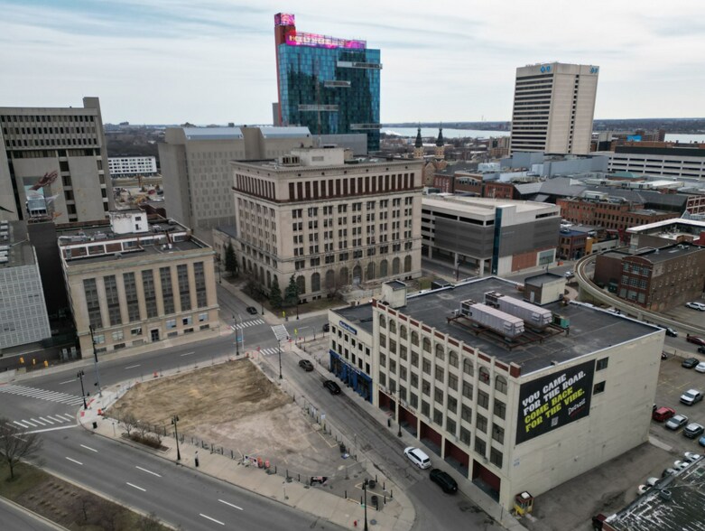 426 Clinton St, Detroit, MI à louer - Photo de l’immeuble – Image 1 sur 8
