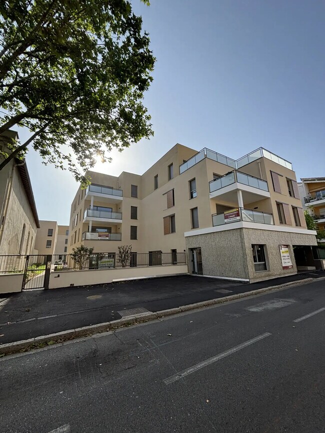 Plus de détails pour Bureau à vendre