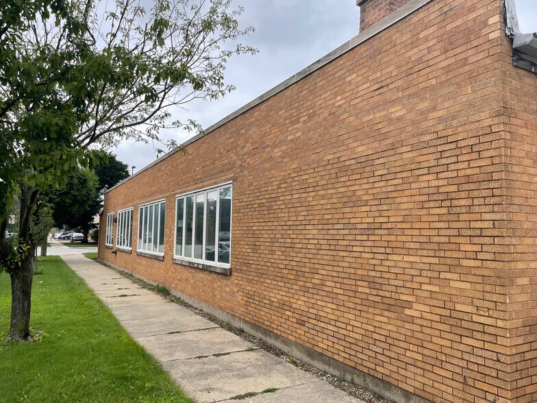 8101 Monticello Ave, Skokie, IL à vendre - Photo de l’immeuble – Image 2 sur 11