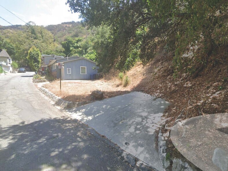 660 Country Club Drive, Burbank, CA à vendre - Photo de l’immeuble – Image 3 sur 4