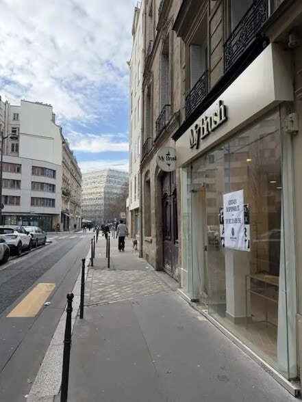 13 Rue Du Bouloi, Paris à louer - Photo de l’immeuble – Image 1 sur 9