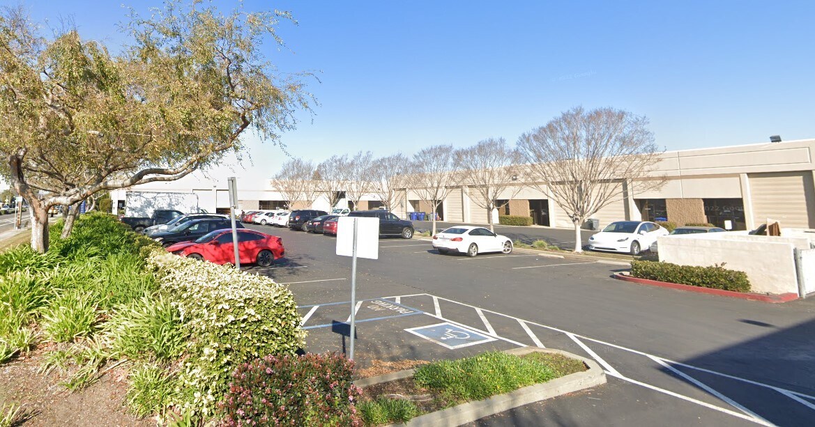 14204-14212 Doolittle Dr, San Leandro, CA à louer Photo de l’immeuble– Image 1 sur 6