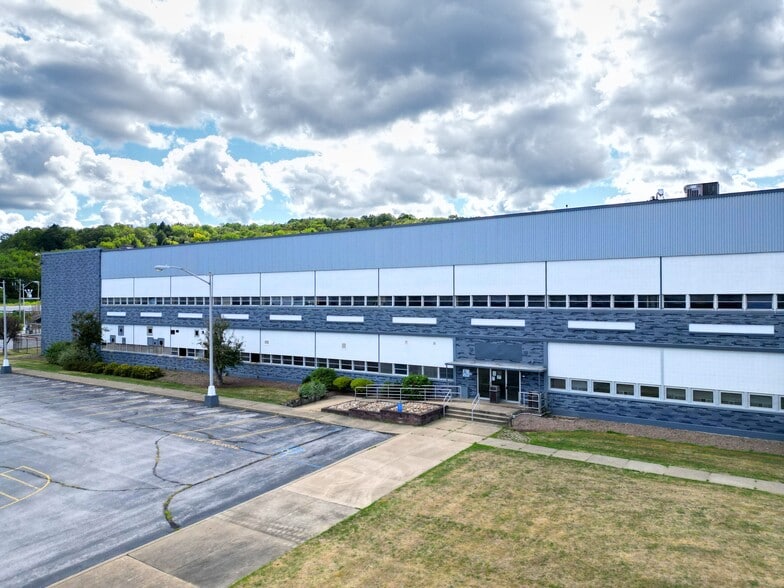 835 Washington St, Saint Marys, PA à louer - Photo de l’immeuble – Image 3 sur 20