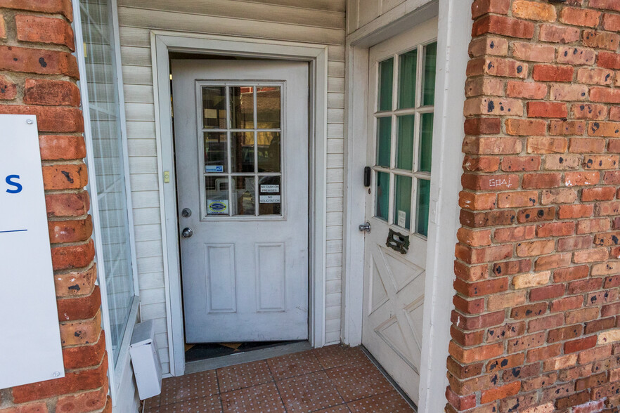 401 Broad St, Bloomfield, NJ à louer - Photo de l’immeuble – Image 3 sur 16