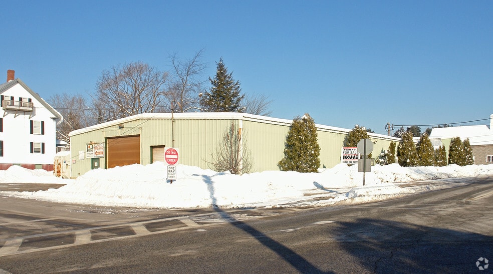 35 Sullivan St, Berwick, ME à louer - Photo principale – Image 1 sur 5