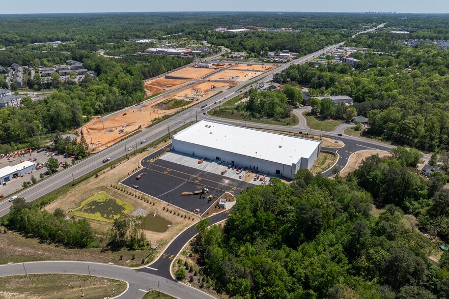 10380 Cedar Ln, Glen Allen, VA à louer - Photo de l’immeuble – Image 2 sur 7