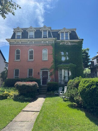 Plus de détails pour 698 Columbus Pky, Buffalo, NY - Logement à vendre