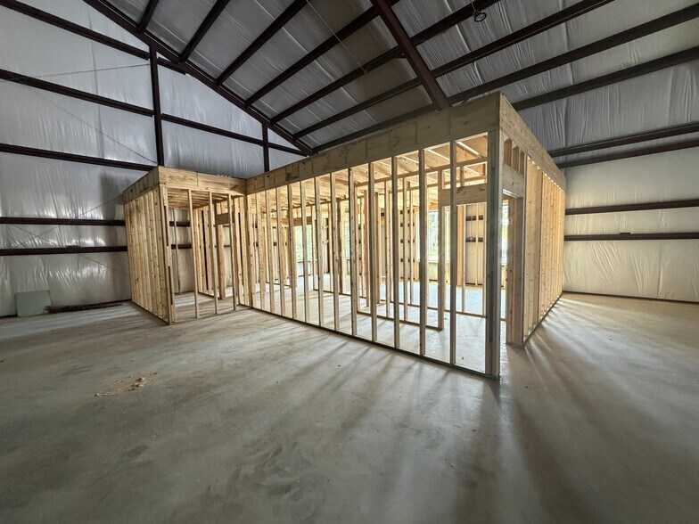2314 Wade Cir N, Conroe, TX à vendre - Photo de l’immeuble – Image 3 sur 17