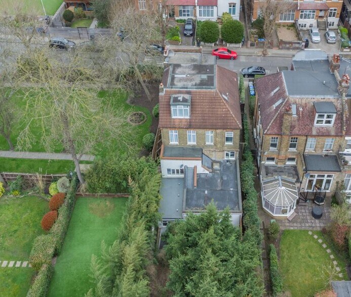 30 Chatsworth Rd, Londres à vendre - Photo de l’immeuble – Image 3 sur 12