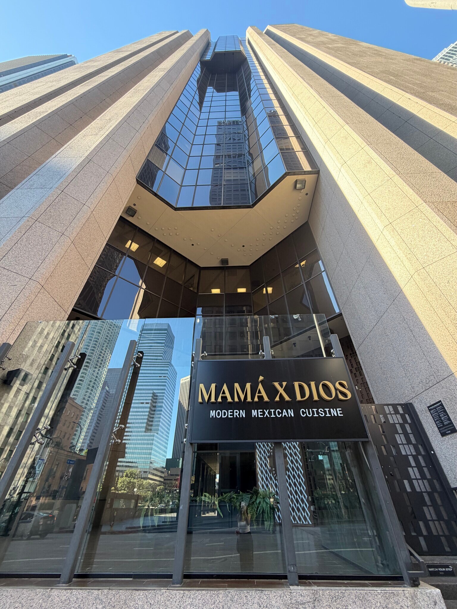 800 W 6th St, Los Angeles, CA à louer Photo principale– Image 1 sur 34