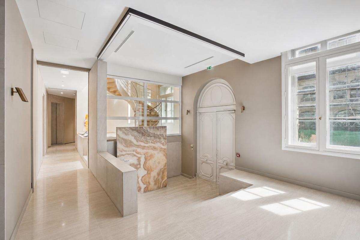 8 Rue De Presbourg, Paris à louer Photo intérieure– Image 1 sur 5
