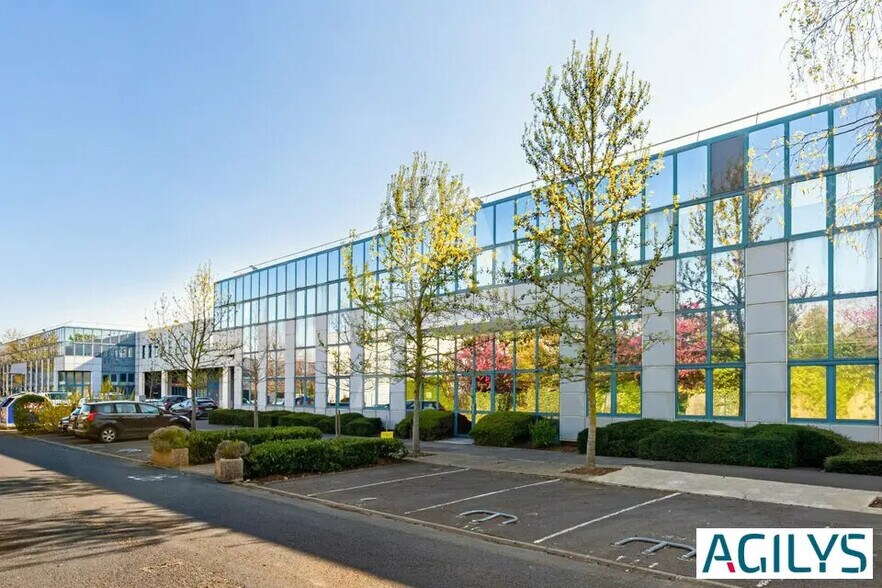 Local d’activités dans Fresnes à louer - Photo de l’immeuble – Image 2 sur 6