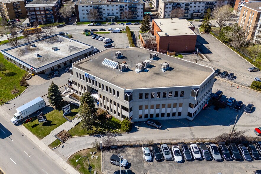 5929 Rte Transcanadienne, Montréal, QC à louer - Photo de l’immeuble – Image 2 sur 17