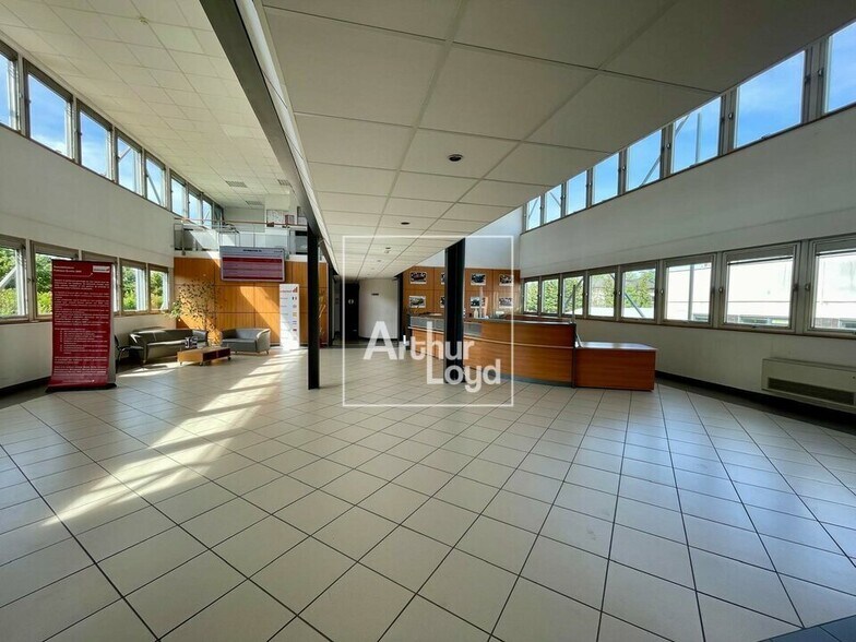 Local d'activités dans Melun à vendre - Hall d’entrée – Image 1 sur 10