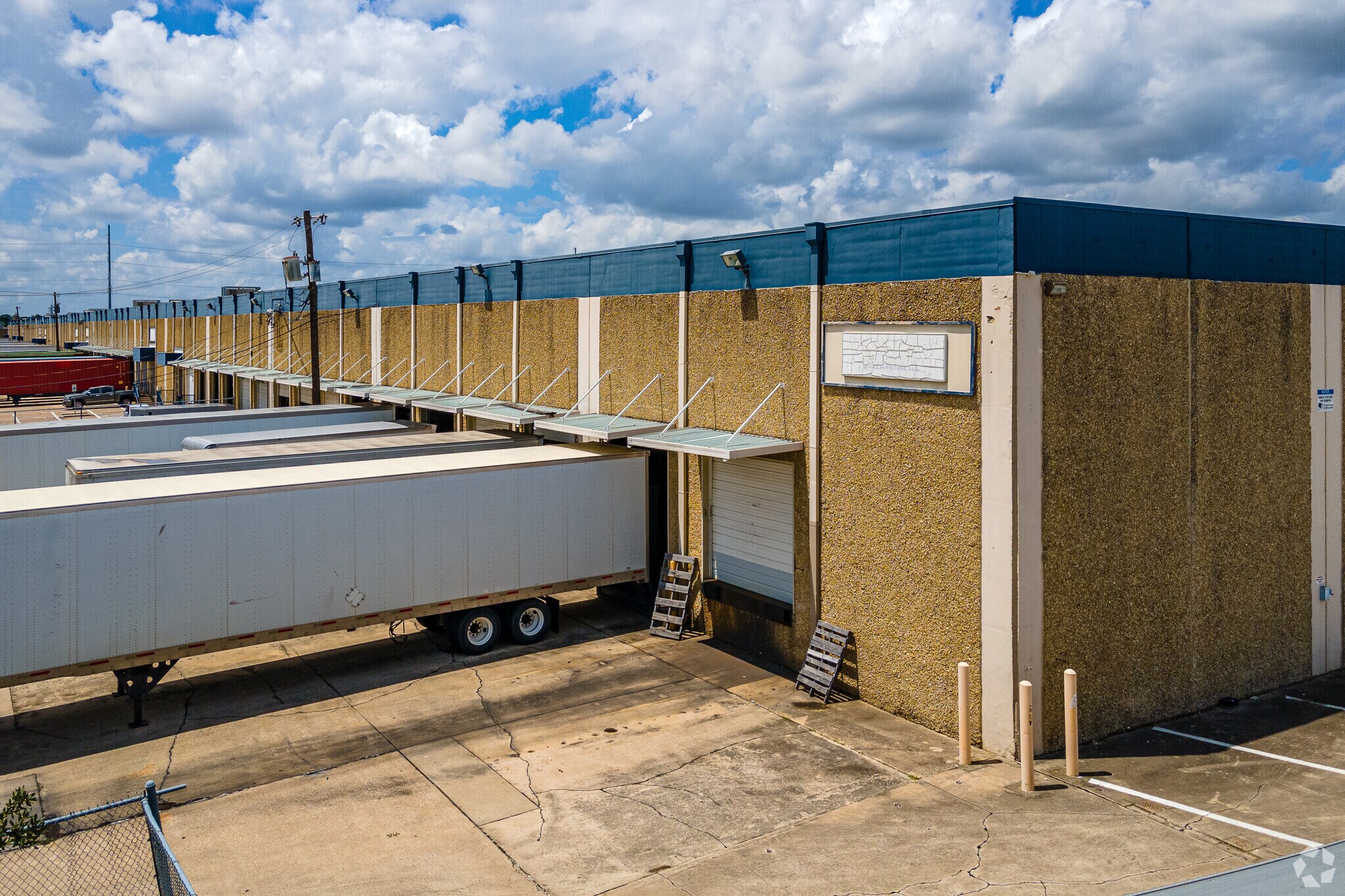 5017-5199 Pulaski St, Dallas, TX à louer Photo principale– Image 1 sur 8