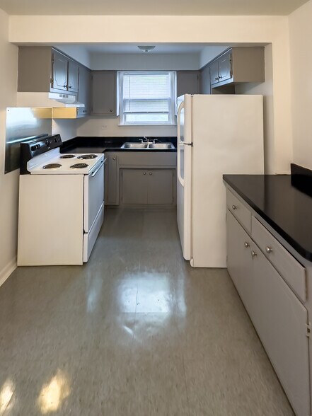 1025 W Vermont St, Calumet Park, IL à vendre - Photo de l’immeuble – Image 2 sur 31