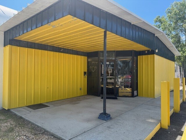 214 Domaris Ave, Lake Wales, FL à louer - Photo de l’immeuble – Image 2 sur 4