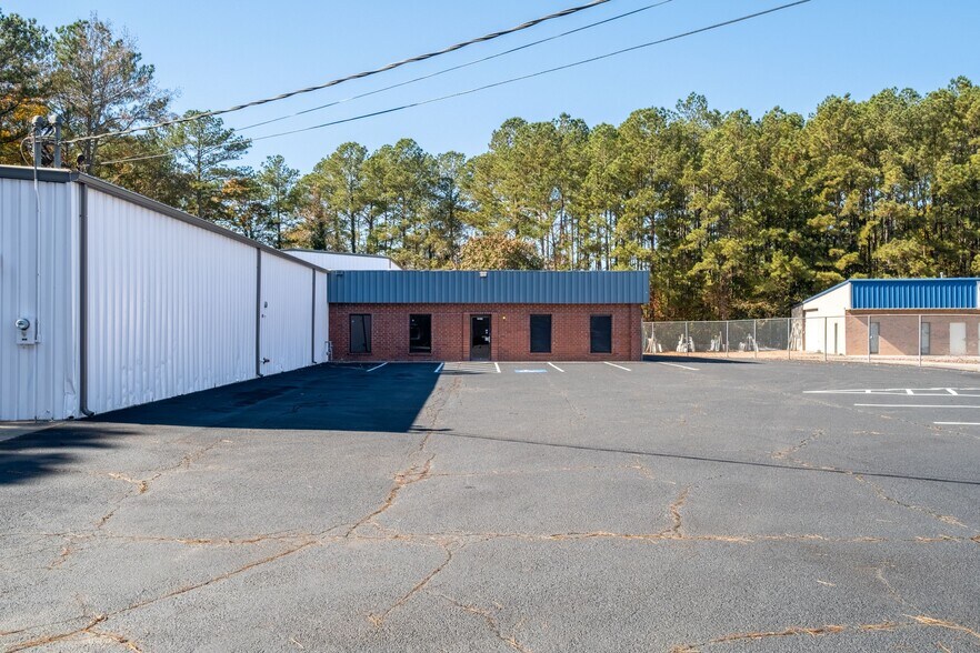 1511 Commercial Ct, Jonesboro, GA à vendre - Photo de l’immeuble – Image 3 sur 14