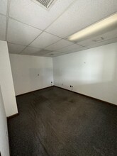 109-121 E Plaza DR, Mulvane, KS à louer Photo intérieure– Image 2 sur 3
