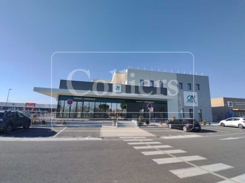 828 Route D'Aix, Pertuis à louer Photo de l’immeuble– Image 1 sur 9