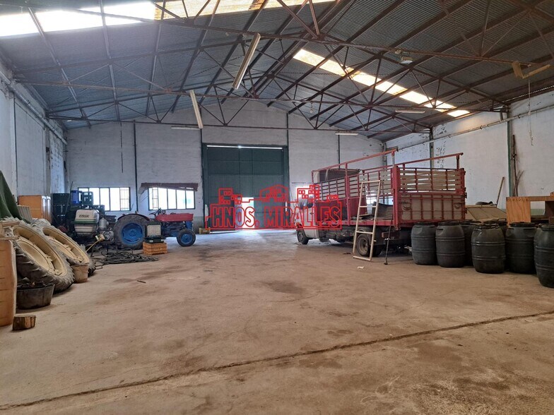 Industriel/Logistique dans Dolores, Alicante à vendre - Photo de l’immeuble – Image 2 sur 6