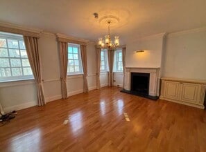 8 Berthelot St, Guernsey à louer Photo intérieure– Image 2 sur 4