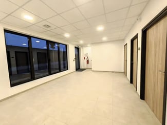Plus de détails pour 2 Rue De Lamirault, Collégien - Local d'activités à louer
