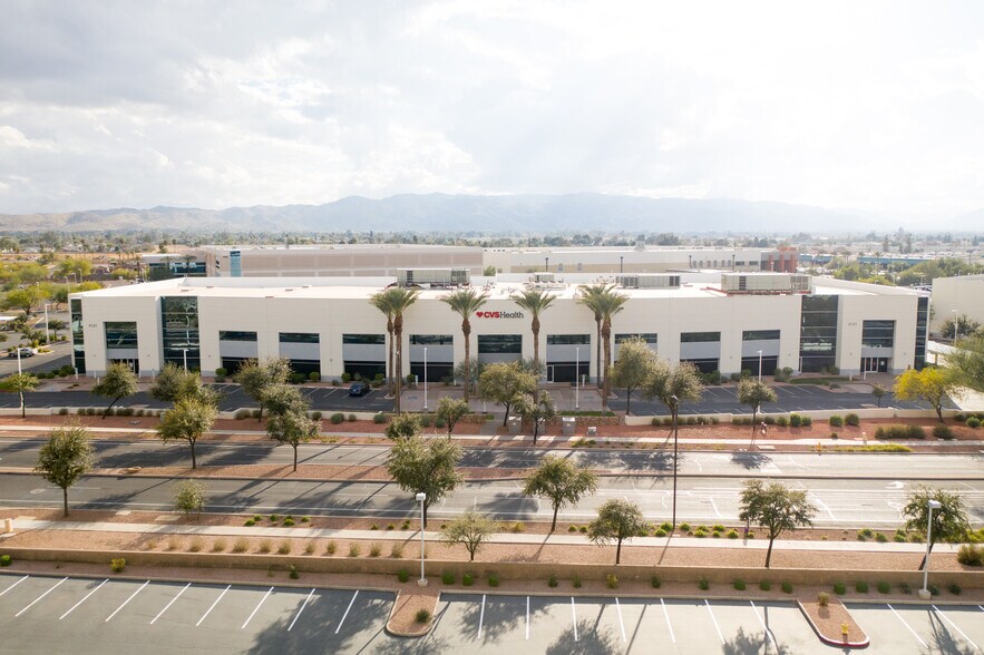 4121 E Cotton Center Blvd, Phoenix, AZ à vendre - Photo de l’immeuble – Image 2 sur 6