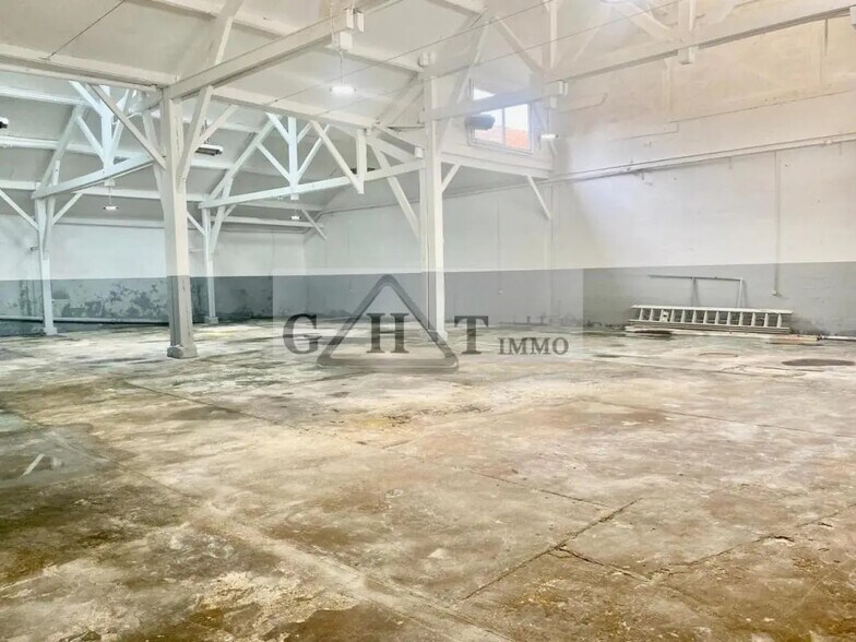 Industriel/Logistique dans Corbeil-Essonnes à vendre - Photo de l’immeuble – Image 1 sur 17