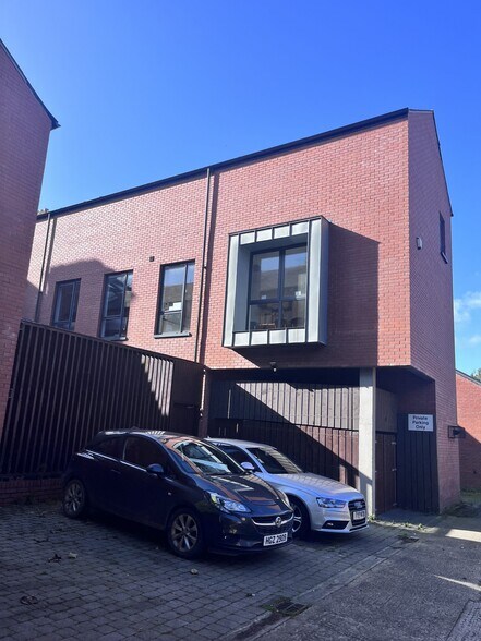 40-44 Eglantine Av, Belfast à louer - Photo de l’immeuble – Image 2 sur 7