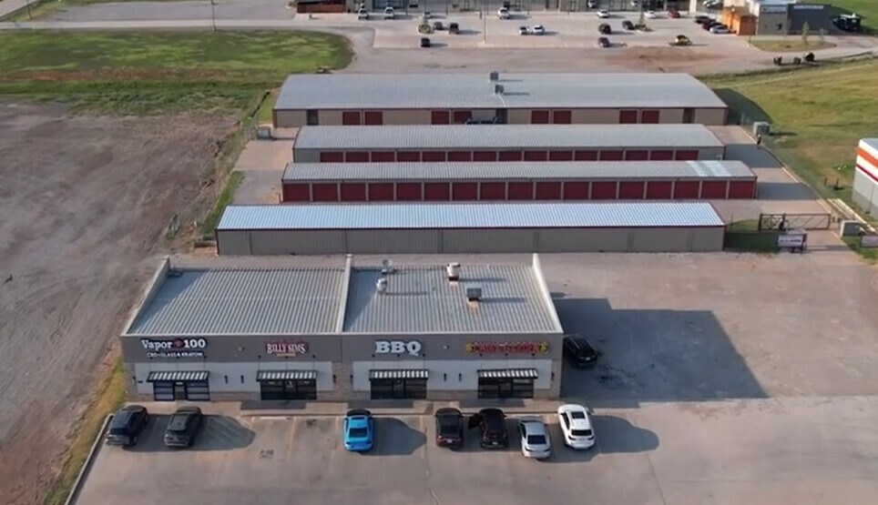 7602 Us-277 Hwy, Elgin, OK à vendre - Vidéo aérienne – Image 2 sur 8