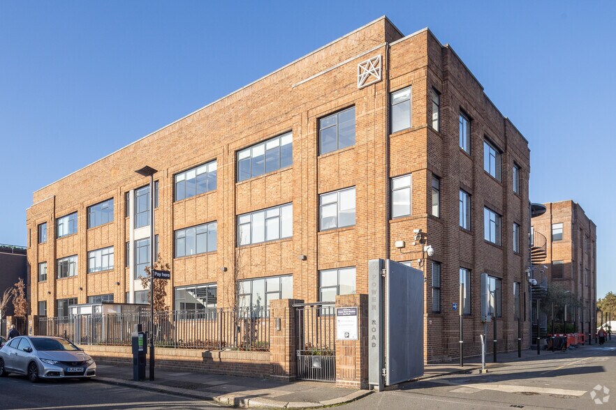 114 Power Rd, Londres à louer - Photo de l’immeuble – Image 3 sur 71