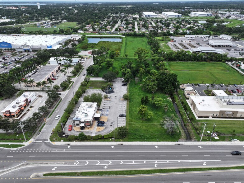 640 10th St E, Palmetto, FL à louer - Photo de l’immeuble – Image 2 sur 6
